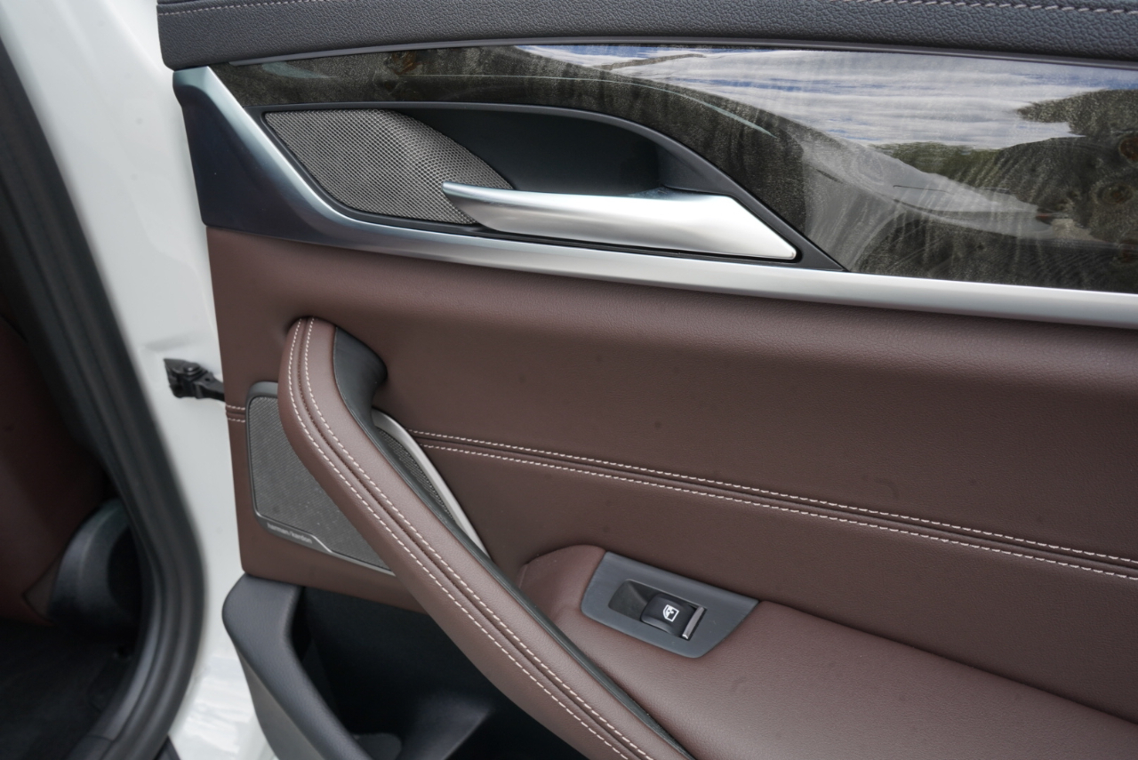 BMW 5 Series M550i xDrive Sedan 2023