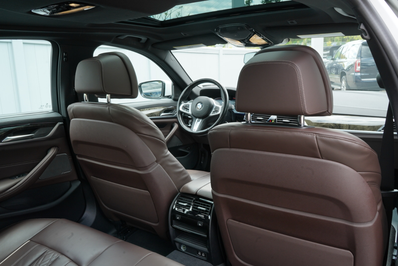 BMW 5 Series M550i xDrive Sedan 2023