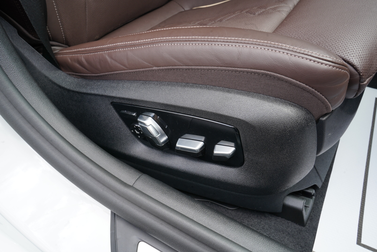 BMW 5 Series M550i xDrive Sedan 2023