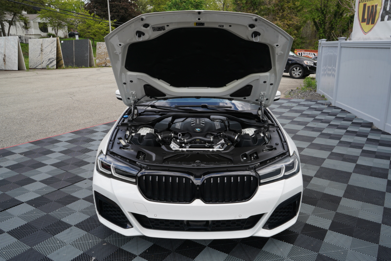 BMW 5 Series M550i xDrive Sedan 2023