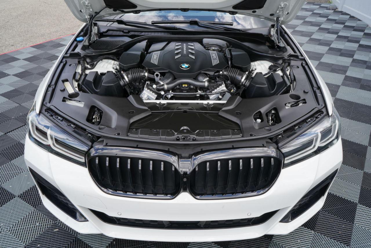 BMW 5 Series M550i xDrive Sedan 2023