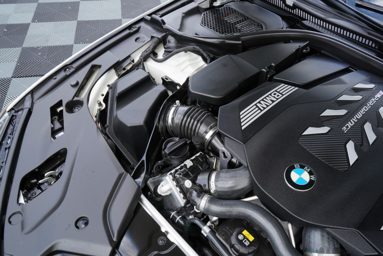 BMW 5 Series M550i xDrive Sedan 2023