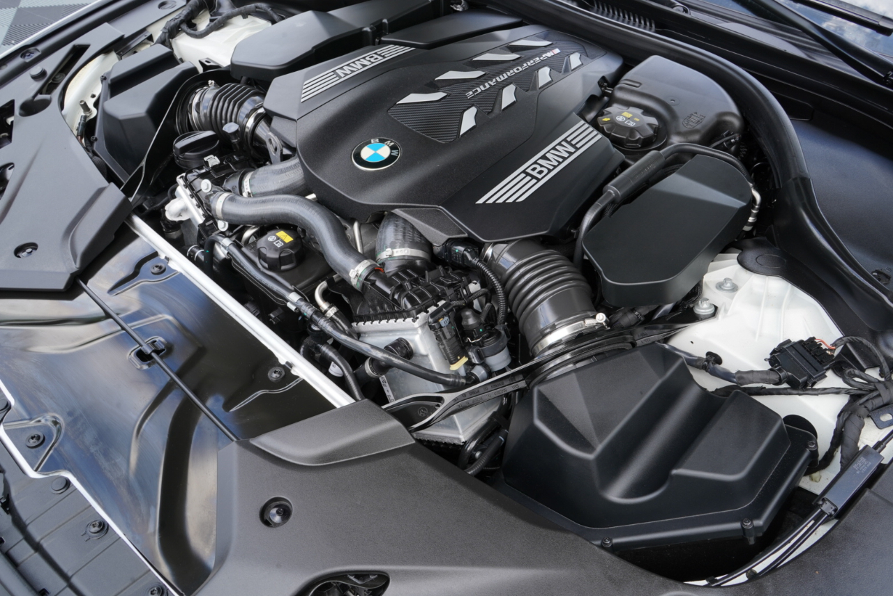 BMW 5 Series M550i xDrive Sedan 2023