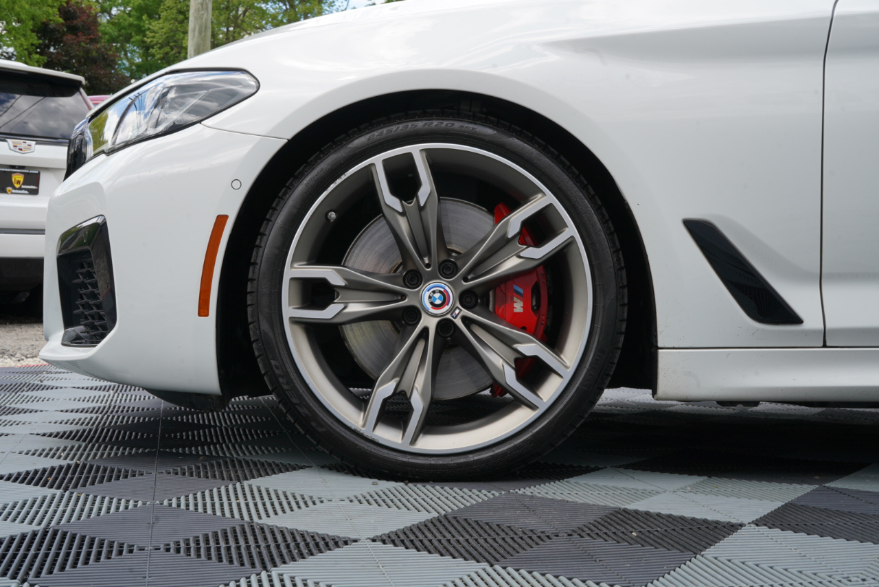 BMW 5 Series M550i xDrive Sedan 2023
