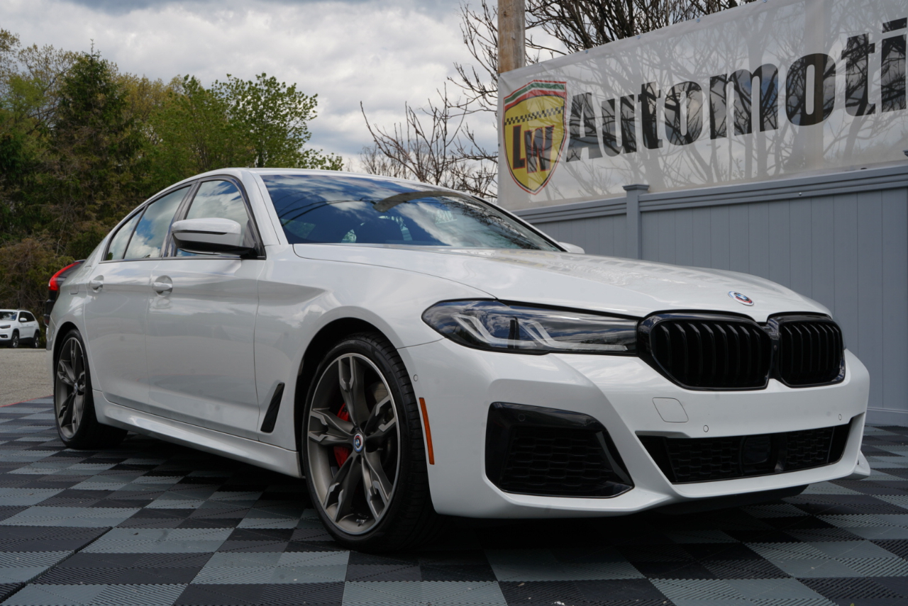 BMW 5 Series M550i xDrive Sedan 2023