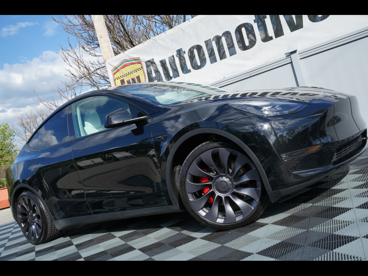 Tesla Model Y Performance AWD 2023