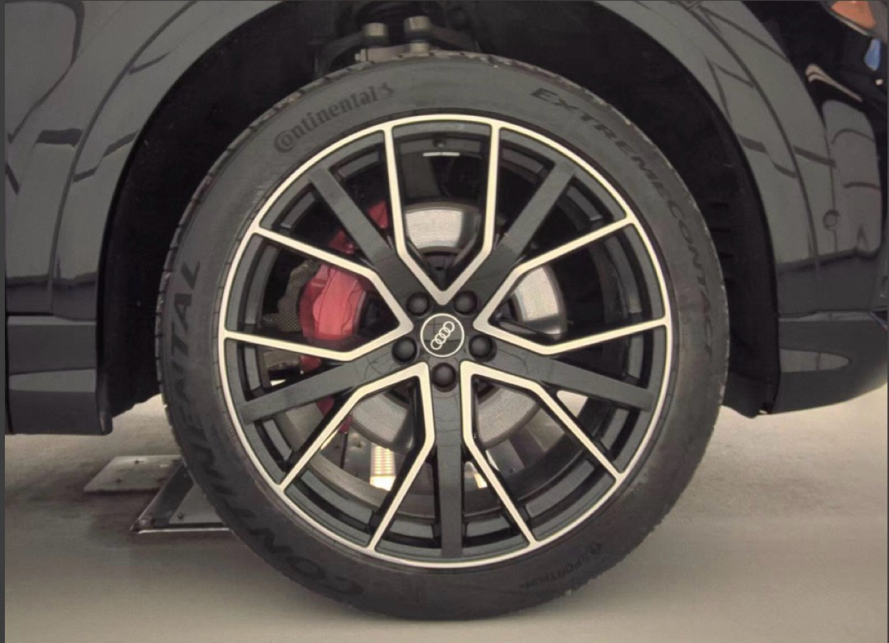 Audi Q8 Premium Plus 55 TFSI quattro 2021
