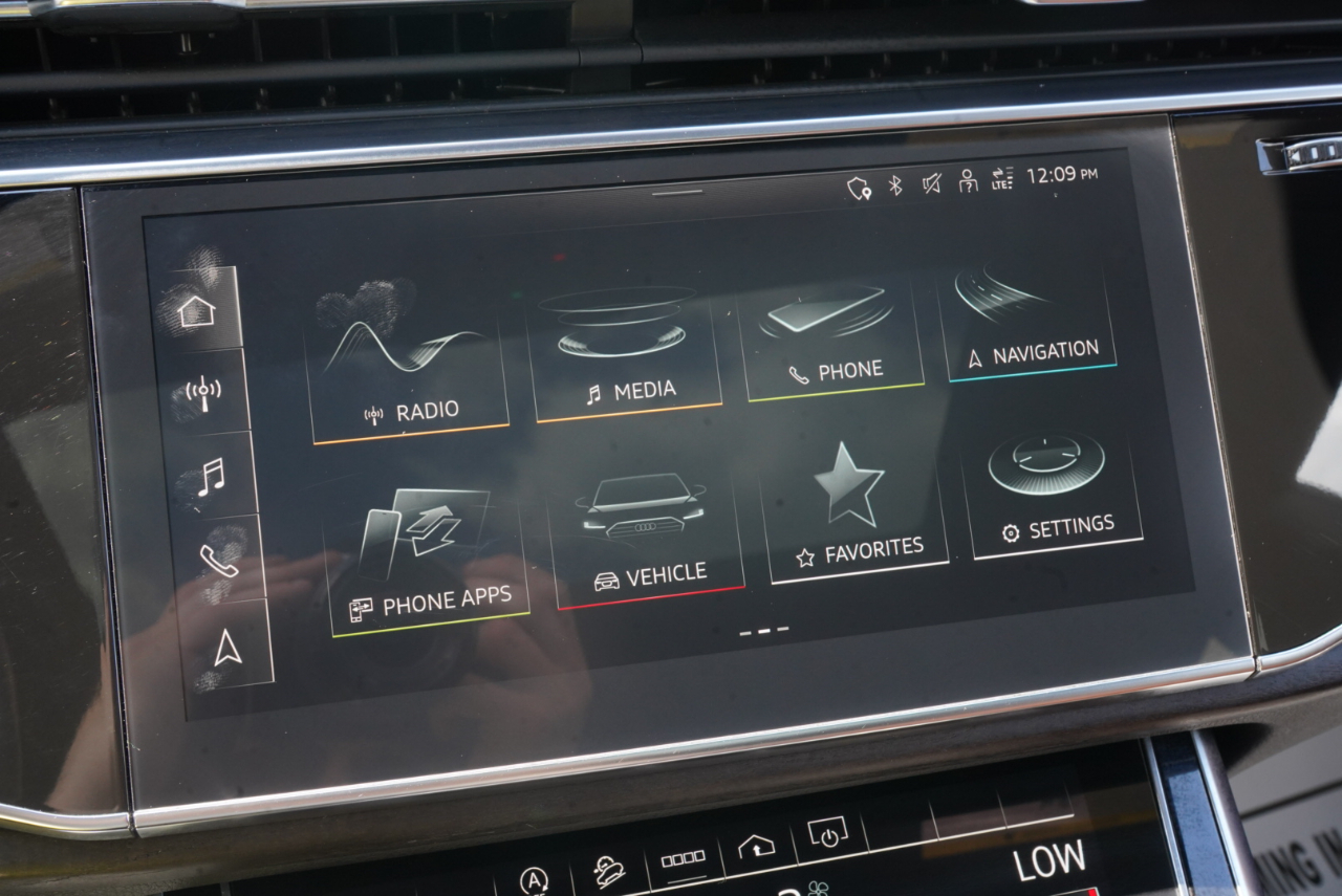 Audi Q8 Premium Plus 55 TFSI quattro 2021