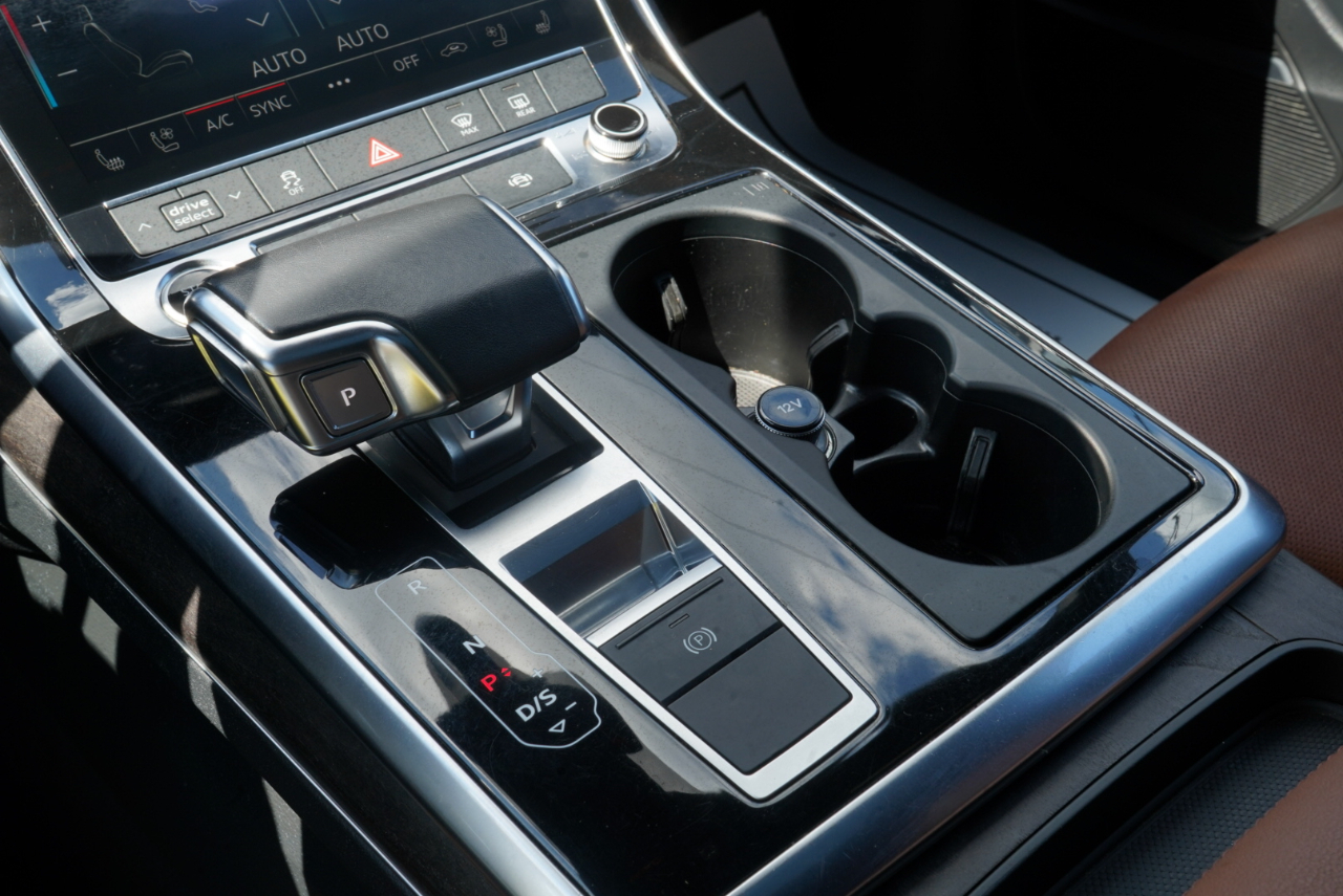 Audi Q8 Premium Plus 55 TFSI quattro 2021