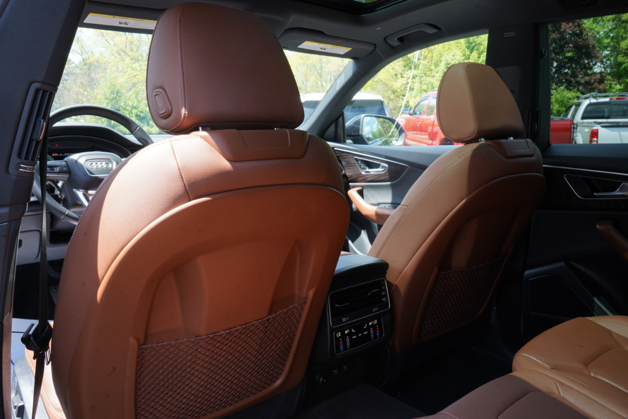Audi Q8 Premium Plus 55 TFSI quattro 2021