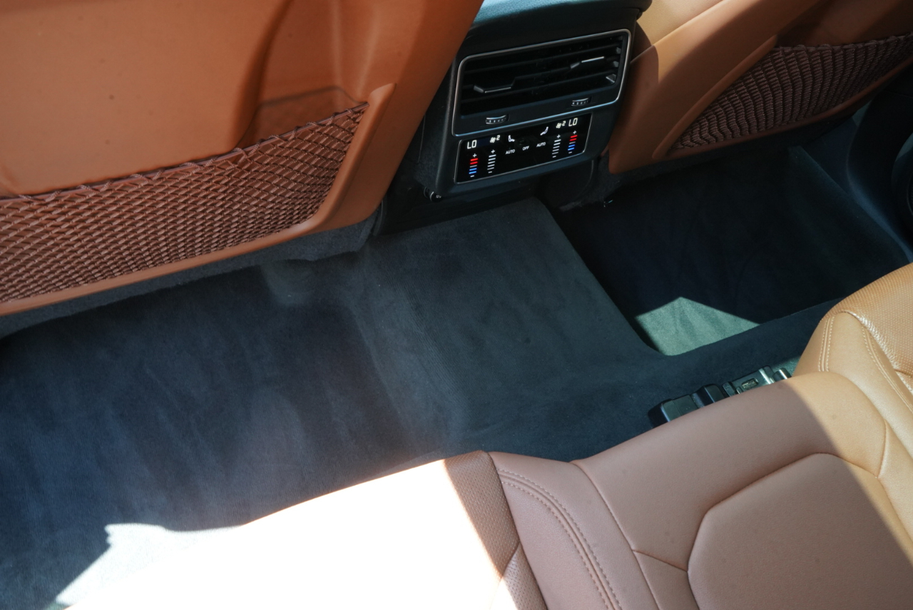 Audi Q8 Premium Plus 55 TFSI quattro 2021
