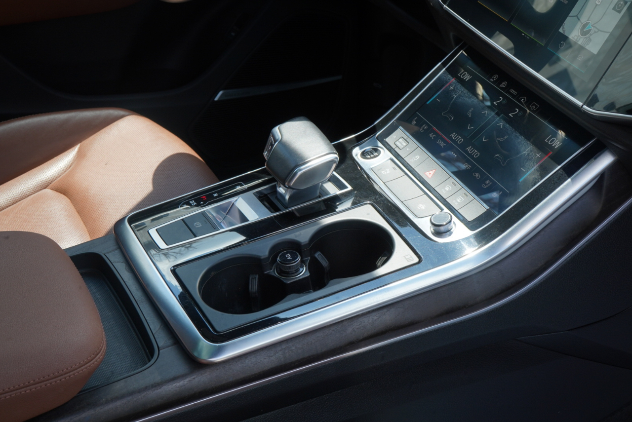 Audi Q8 Premium Plus 55 TFSI quattro 2021