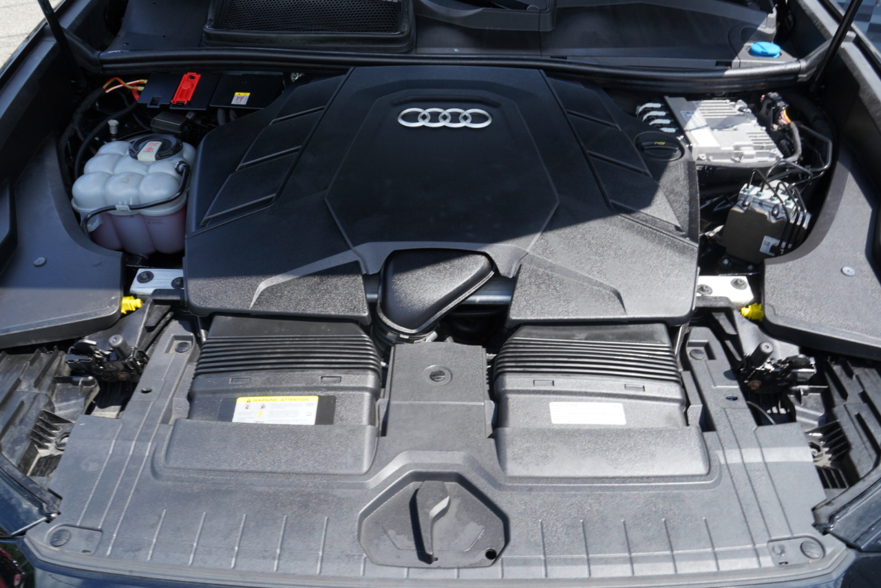 Audi Q8 Premium Plus 55 TFSI quattro 2021