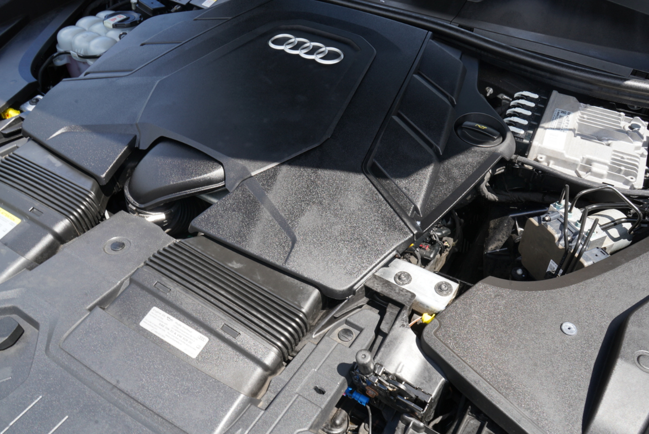 Audi Q8 Premium Plus 55 TFSI quattro 2021