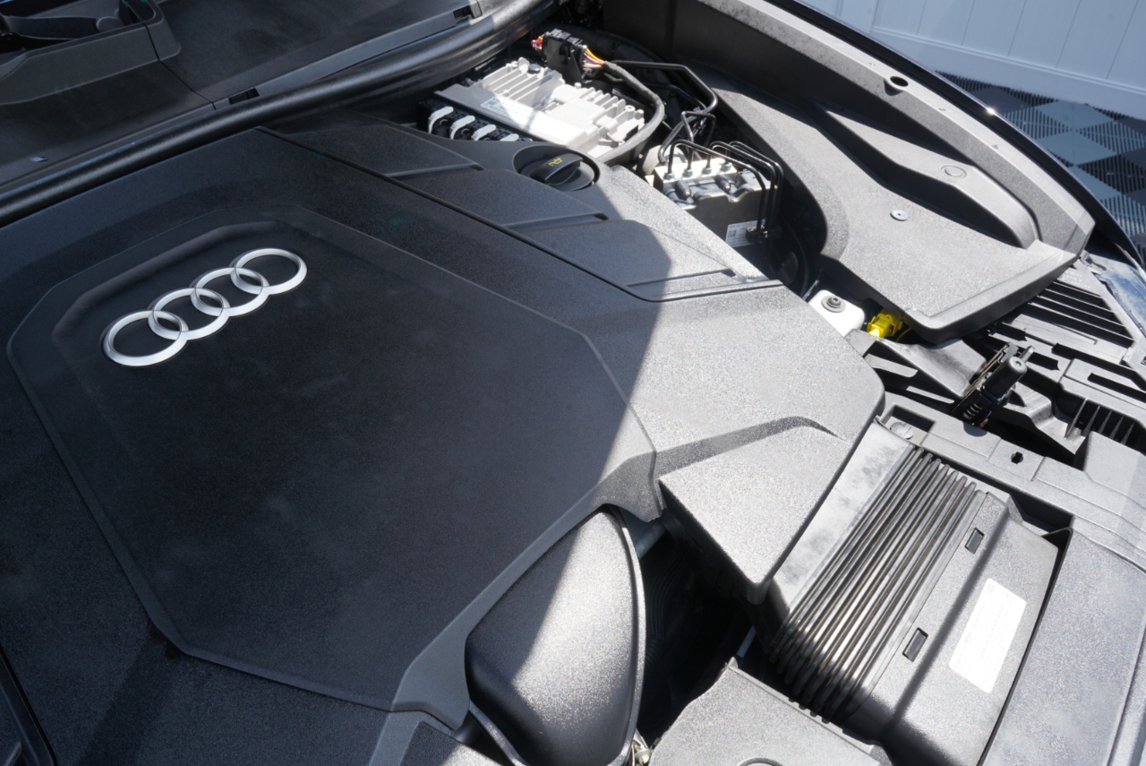 Audi Q8 Premium Plus 55 TFSI quattro 2021