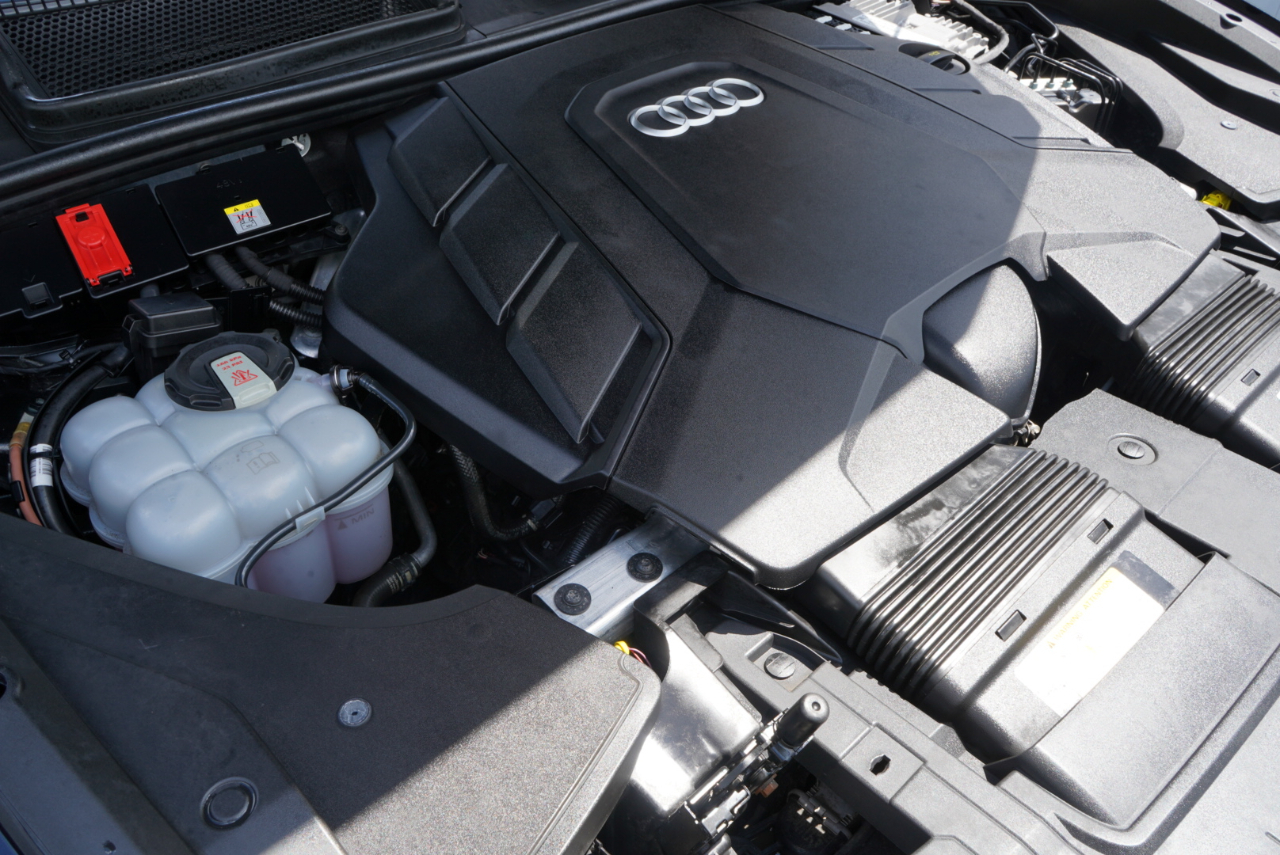 Audi Q8 Premium Plus 55 TFSI quattro 2021