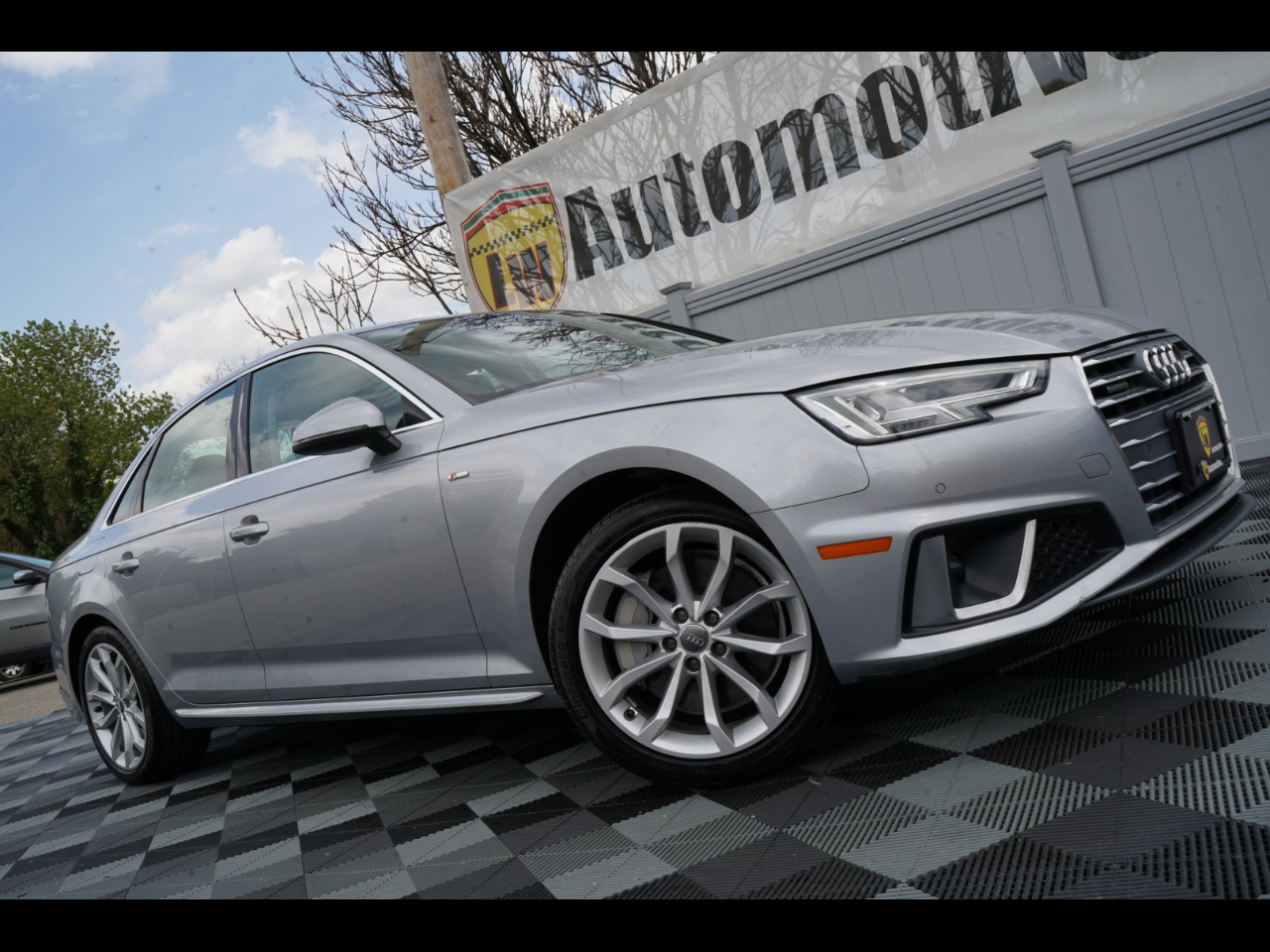 Audi A4 Premium Plus 45 TFSI quattro 2019