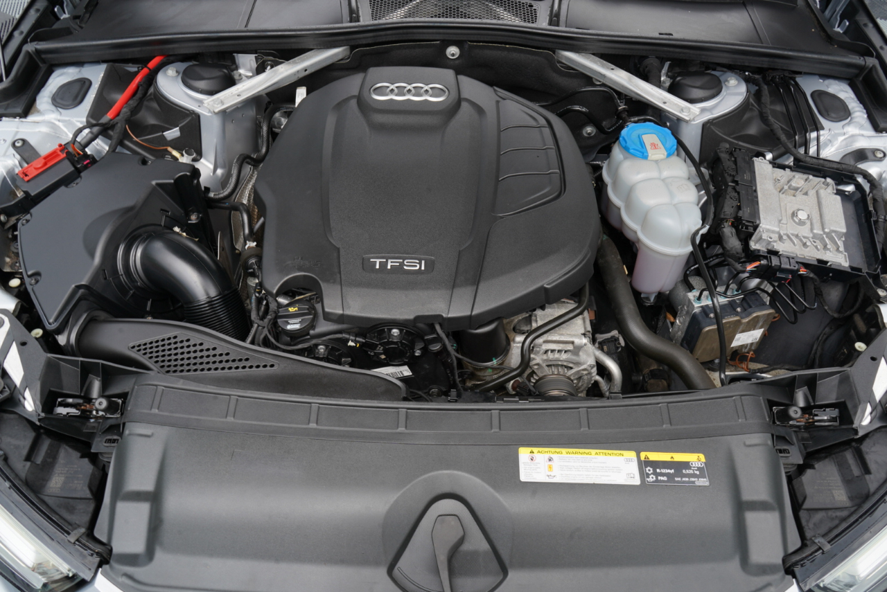 Audi A4 Premium Plus 45 TFSI quattro 2019