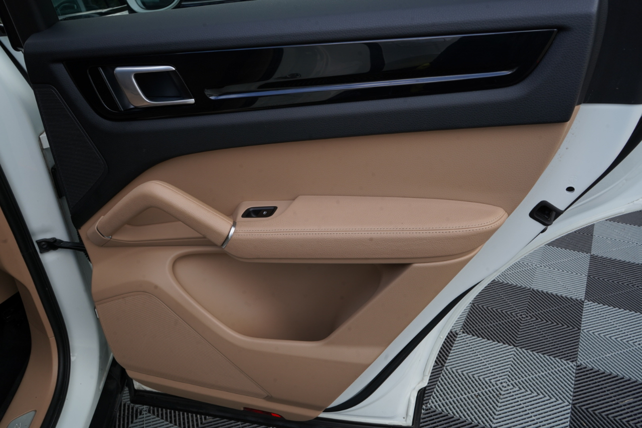 Porsche Cayenne AWD 2020