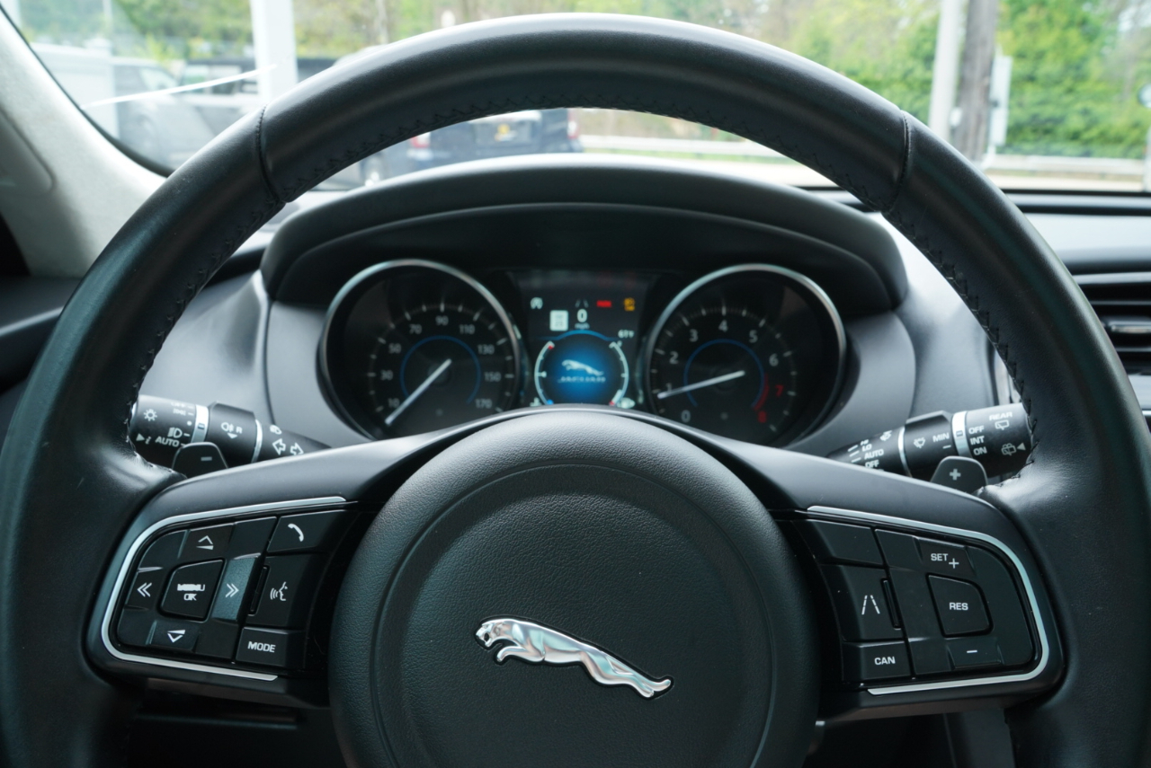 Jaguar F-Pace 25t Premium AWD 2020