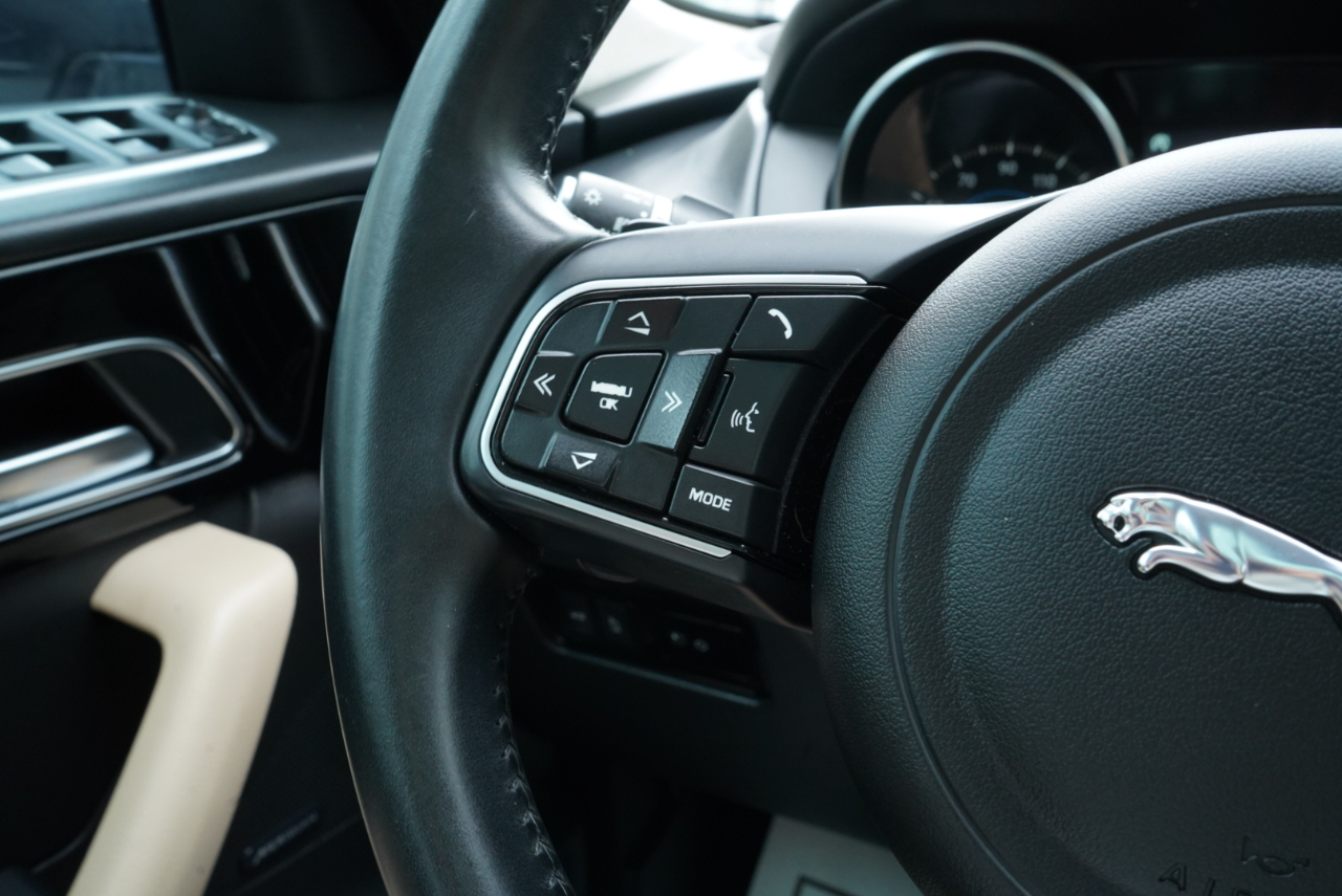 Jaguar F-Pace 25t Premium AWD 2020