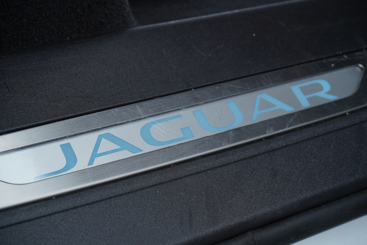 Jaguar F-Pace 25t Premium AWD 2020