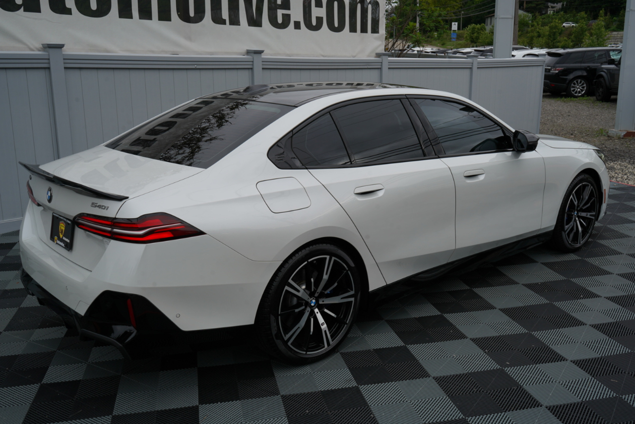 BMW 5 Series 540i xDrive Sedan 2024