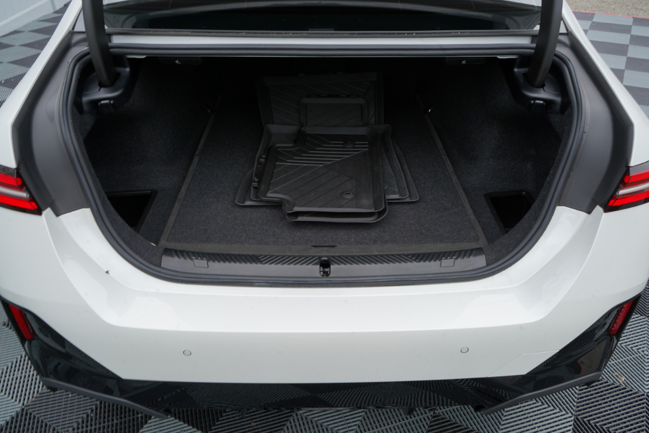 BMW 5 Series 540i xDrive Sedan 2024
