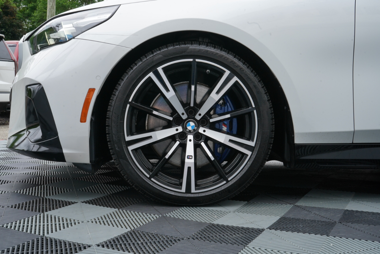 BMW 5 Series 540i xDrive Sedan 2024