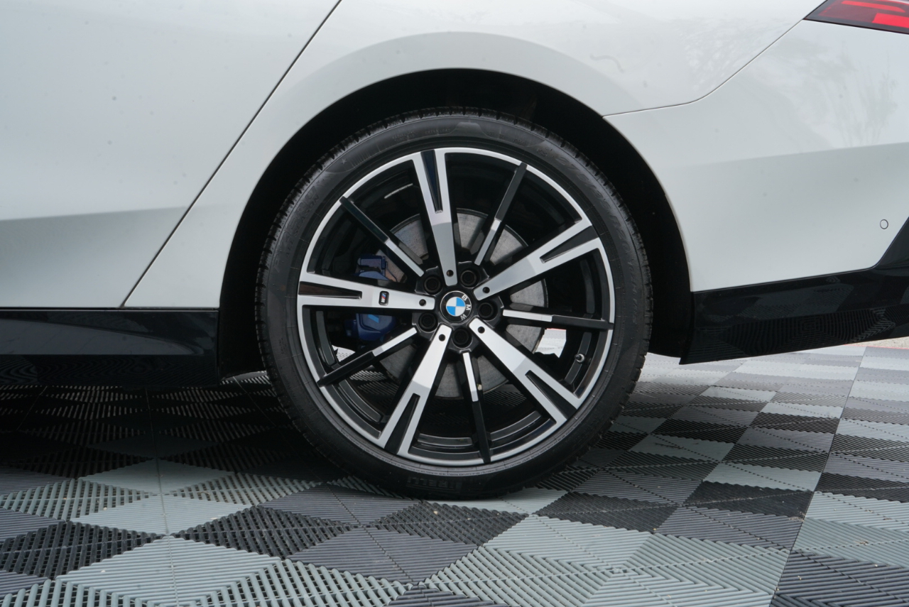 BMW 5 Series 540i xDrive Sedan 2024