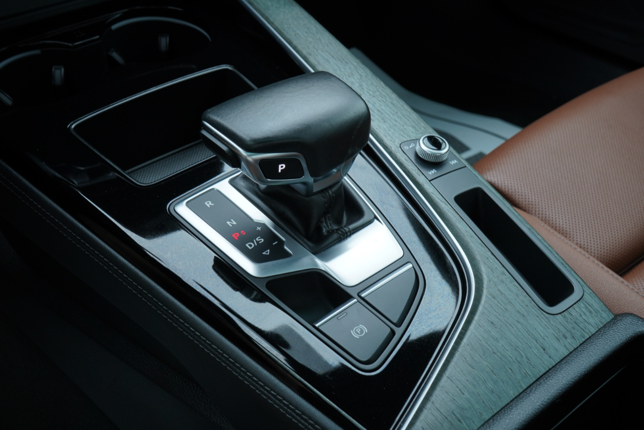 Audi A4 Sedan S line Premium Plus 45 TFSI quattro 2022