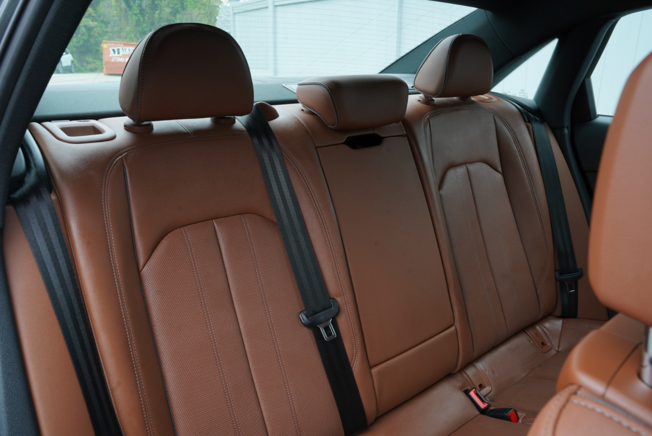 Audi A4 Sedan S line Premium Plus 45 TFSI quattro 2022