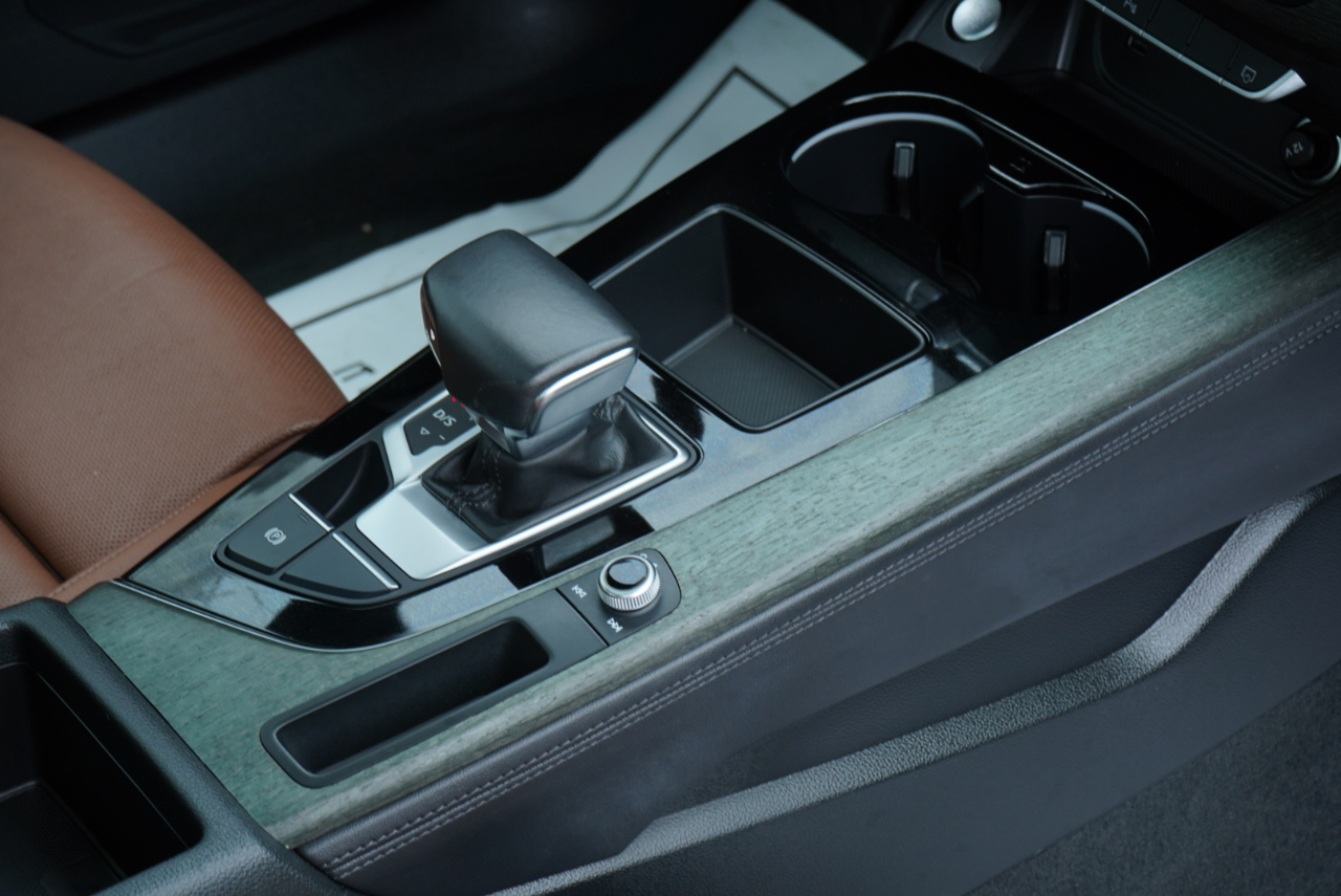 Audi A4 Sedan S line Premium Plus 45 TFSI quattro 2022