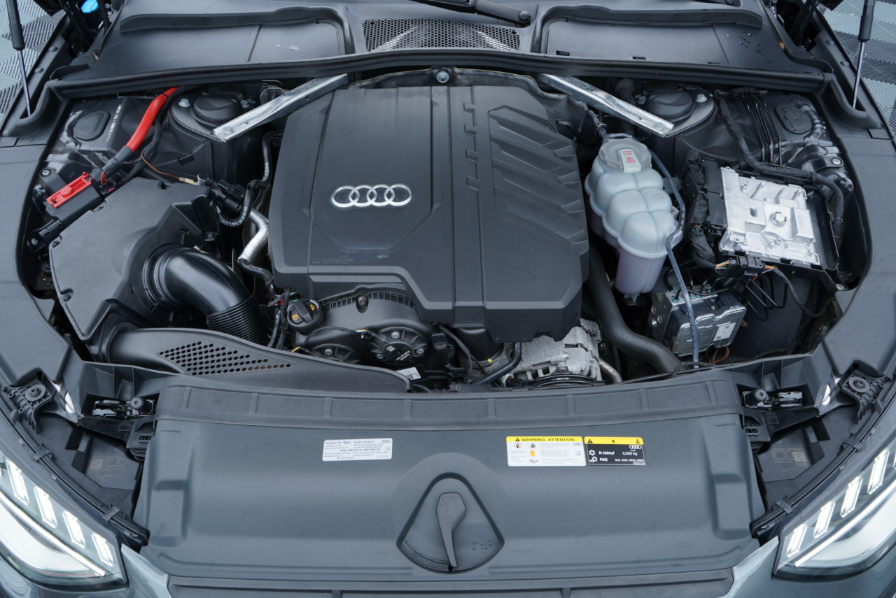 Audi A4 Sedan S line Premium Plus 45 TFSI quattro 2022