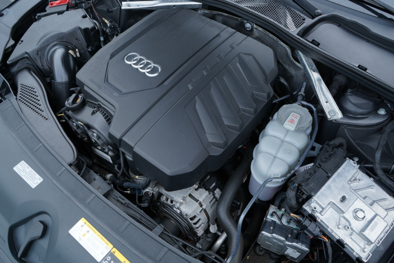 Audi A4 Sedan S line Premium Plus 45 TFSI quattro 2022