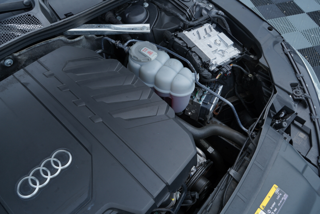 Audi A4 Sedan S line Premium Plus 45 TFSI quattro 2022