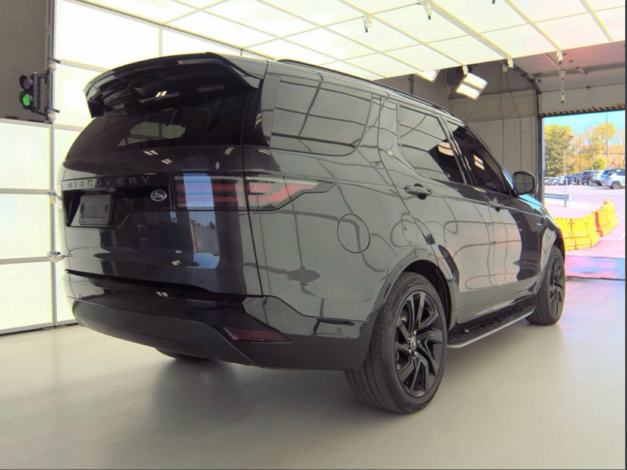 Land Rover Discovery P300 S R-Dynamic 2023
