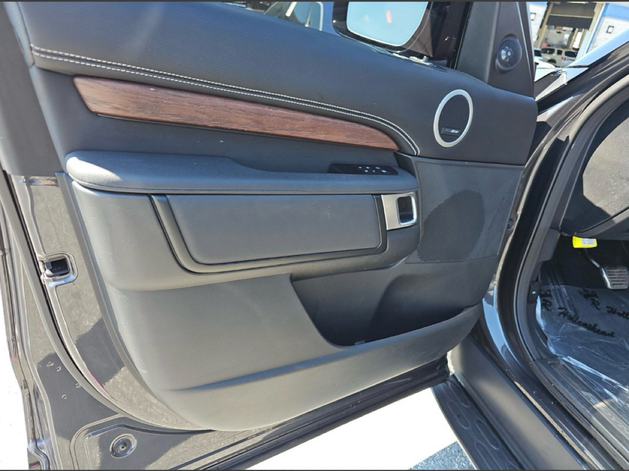 Land Rover Discovery P300 S R-Dynamic 2023