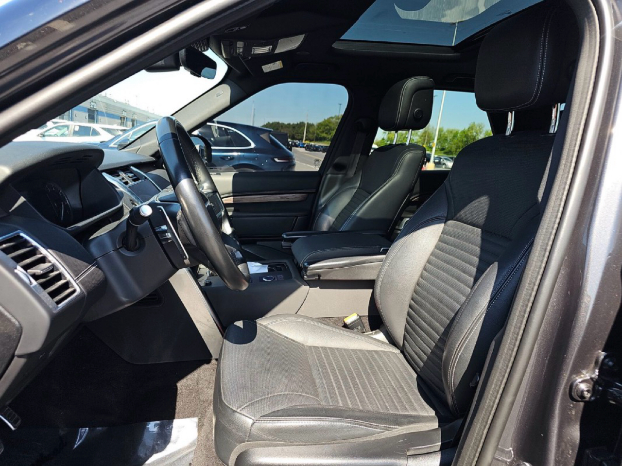 Land Rover Discovery P300 S R-Dynamic 2023