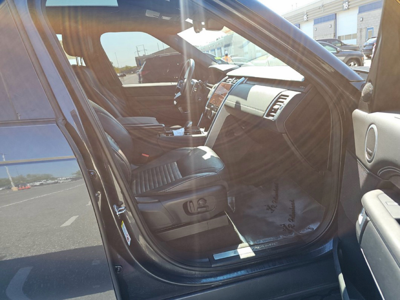 Land Rover Discovery P300 S R-Dynamic 2023