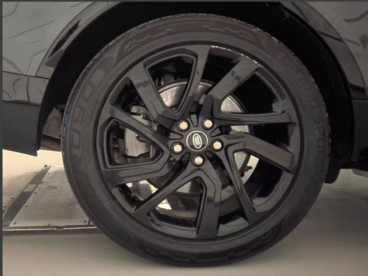 Land Rover Discovery P300 S R-Dynamic 2023