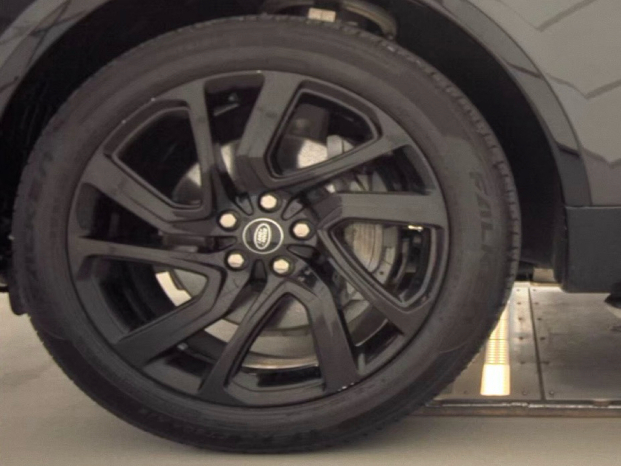 Land Rover Discovery P300 S R-Dynamic 2023