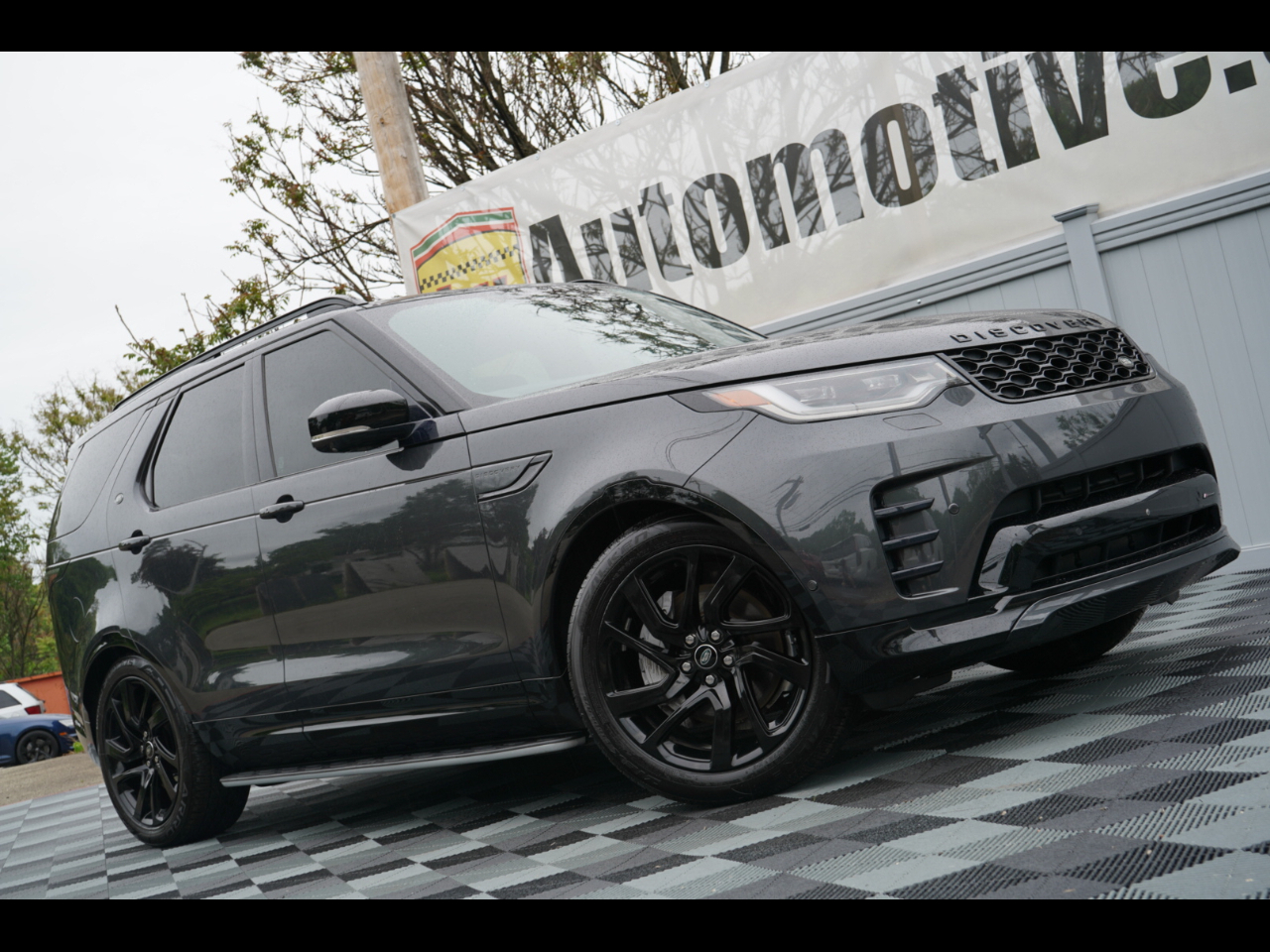 Land Rover Discovery P300 S R-Dynamic 2023