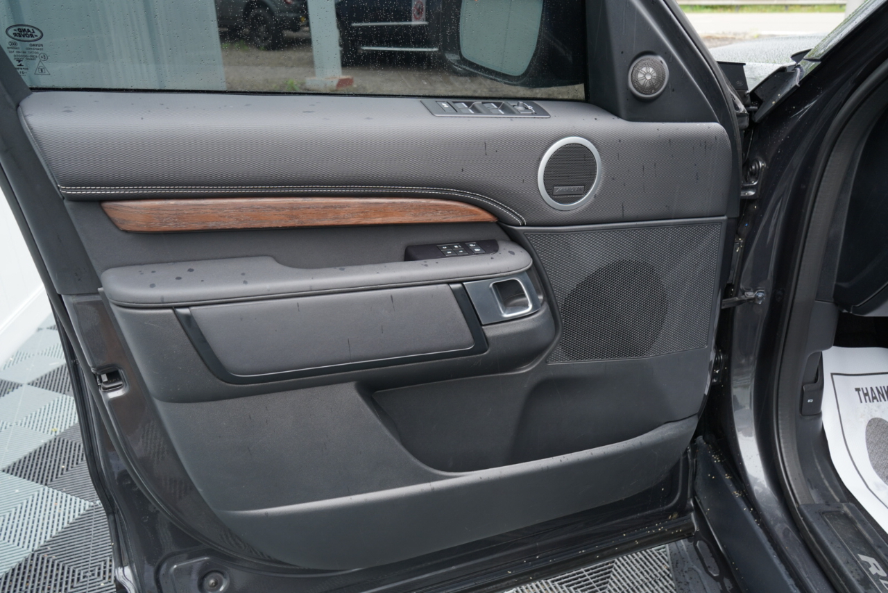Land Rover Discovery P300 S R-Dynamic 2023