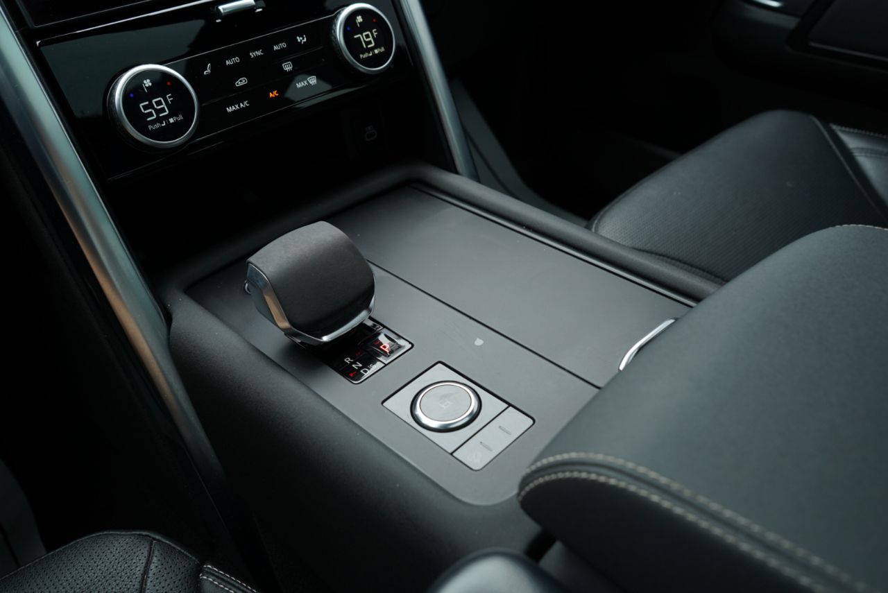 Land Rover Discovery P300 S R-Dynamic 2023
