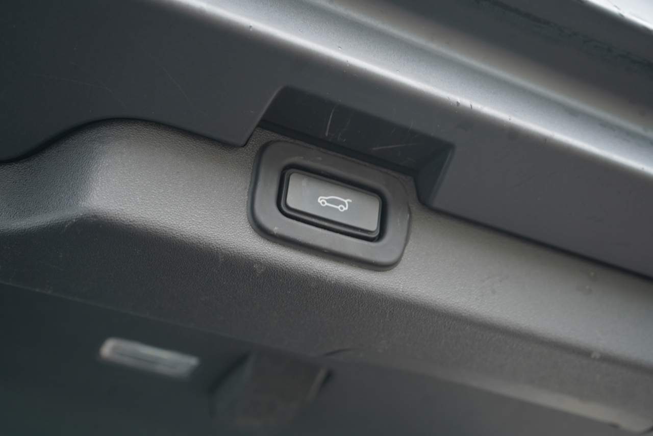 Land Rover Discovery P300 S R-Dynamic 2023