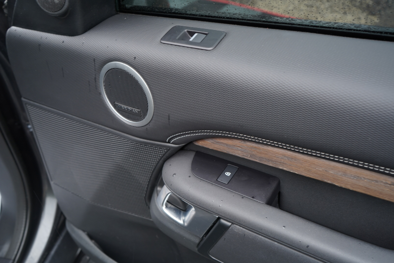 Land Rover Discovery P300 S R-Dynamic 2023