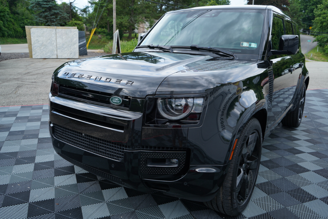 Land Rover Defender 110 AWD 2023