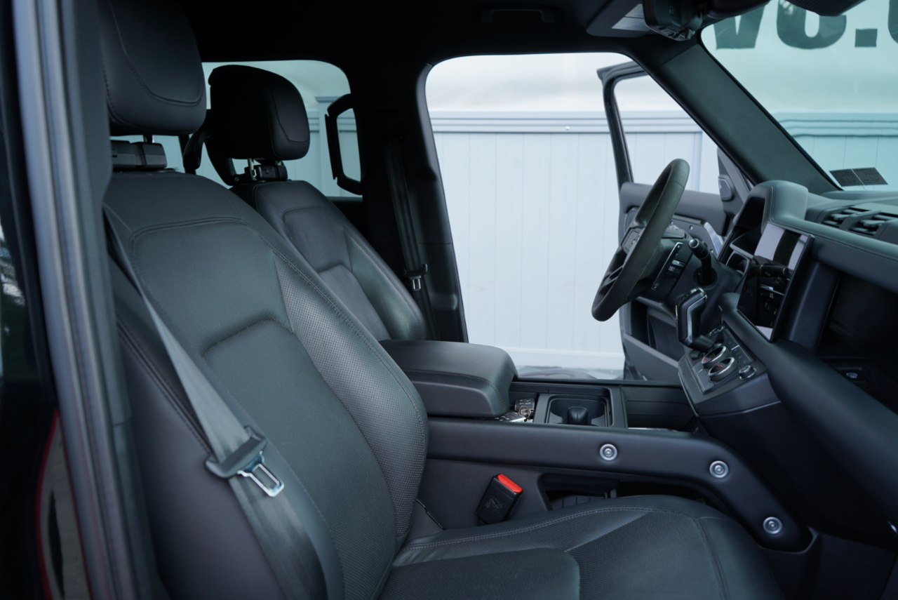 Land Rover Defender 110 AWD 2023