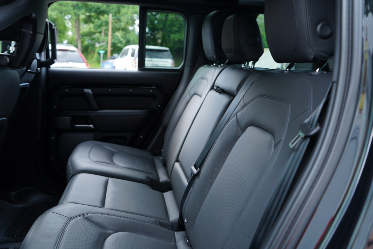 Land Rover Defender 110 AWD 2023